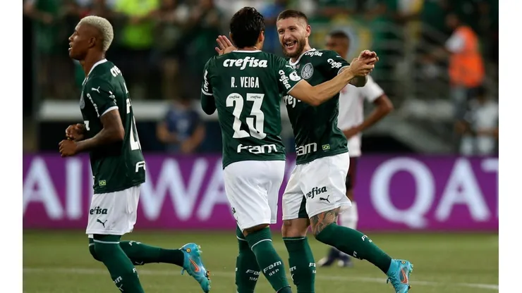 Zé Rafael comemora com os companheiros o título da Recopa (Foto: Getty Images)