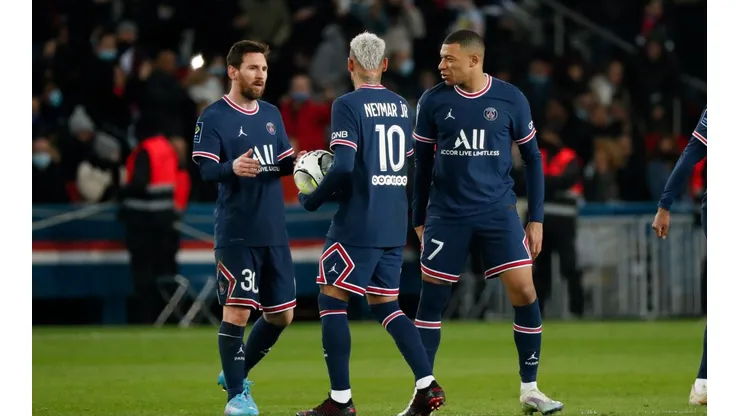 Paris Saint Germain v AS Saint-Etienne - Ligue 1 Uber Eats