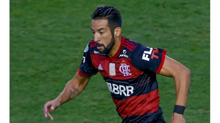 Mauricio Isla, lateral-direito do Flamengo (Foto: Getty Images)