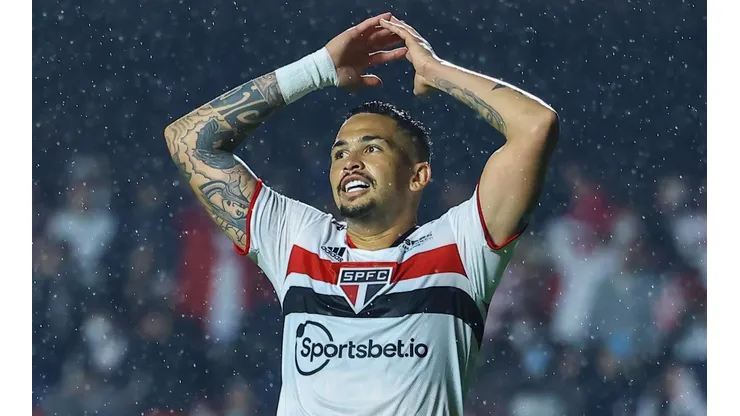 Luciano, atacante do São Paulo (Foto: Marcello Zambrana/AGIF)