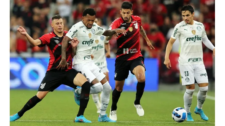 Athletico Paranaense e Palmeiras empataram por 2 a 2 (Foto: Getty Images)