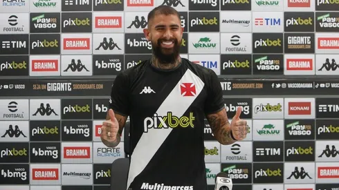 Quintero é apresentado no Vasco e se coloca à disposição para o confronto contra o Fluminense (Foto: Rafael Ribeiro / Vasco da Gama)