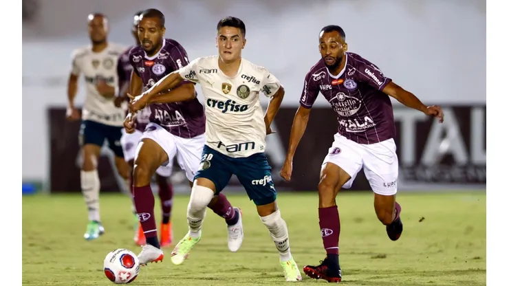Eduard Atuesta foi titular nos últimos dois jogos do Palmeiras