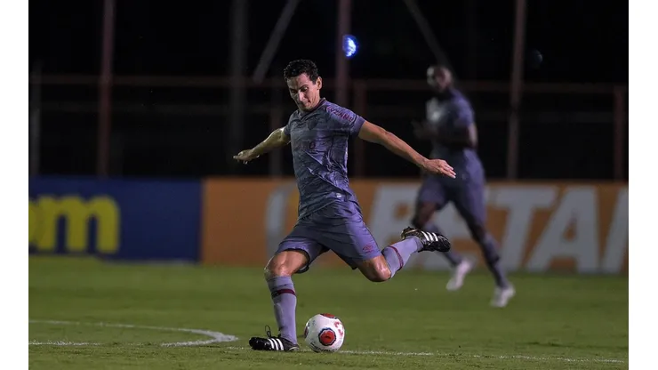 Ganso foi eleito o craque do jogo no duelo contra o Volta Redonda (Foto: Thiago Ribeiro/AGIF)