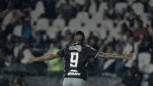 Raniel é um dos destaques do time do Vasco neste início de temporada (Foto: Thiago Ribeiro/AGIF)