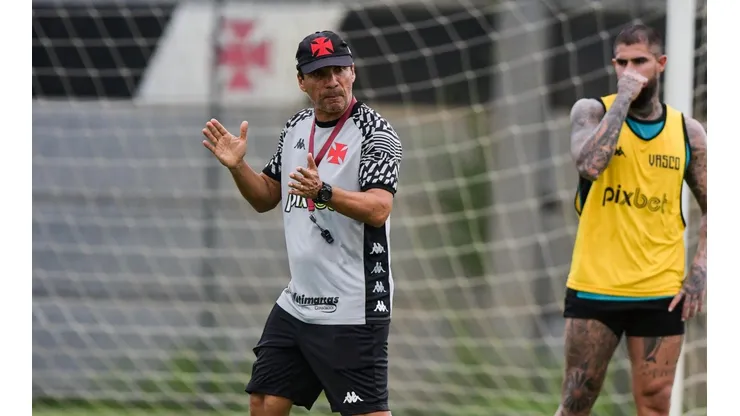 Zé Ricardo terá duas novas opções no elenco do Vasco (Foto: Thiago Ribeiro/AGIF)