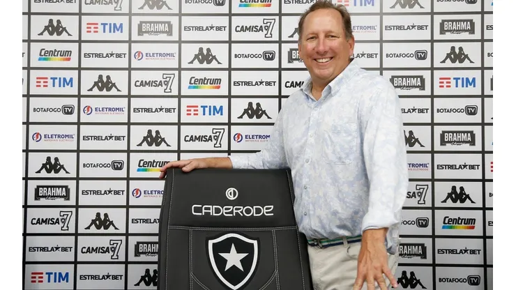 John Textor vai revisar todos os contratos do Botafogo
