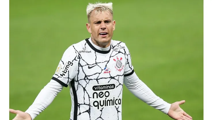Róger Guedes marcou duas vezes diante do São Bernardo (Foto: Getty Images)