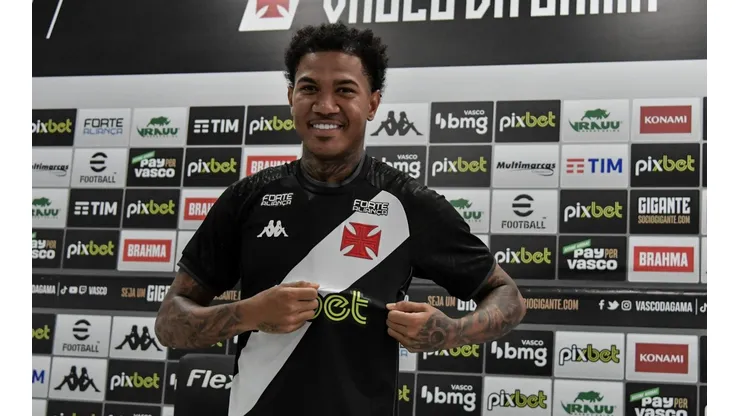 Zé Gabriel chega para disputar posição com Yuri (Foto: Thiago Ribeiro/AGIF)
