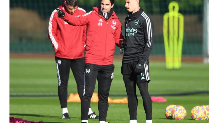 Mikel Arteta treina o Arsenal