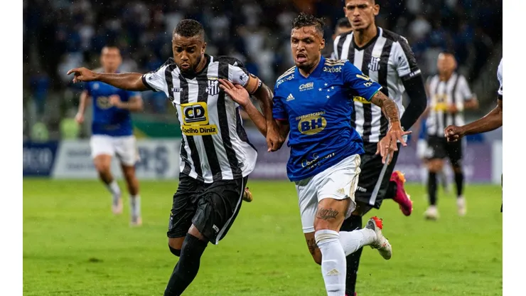 Daniel Jr marcou dois gols na vitória contra o Tombense (Foto: Alessandra Torres/AGIF)