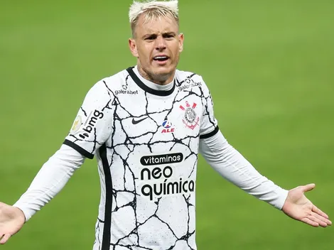 Pela primeira vez após rumores, empresário de Róger Guedes 'abre o jogo' e fala sobre situação