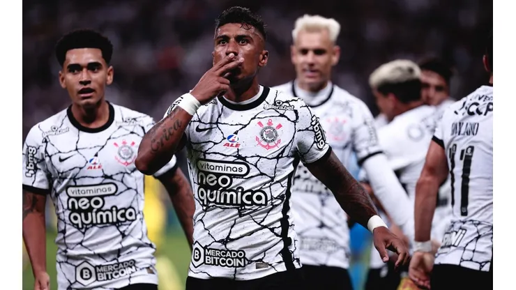 Jogadores do Corinthians comemoram gol diante do Mirassol (Foto: Ettore Chiereguini/AGIF)