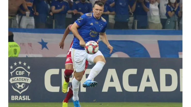Eduardo Brock está no Cruzeiro desde 2021