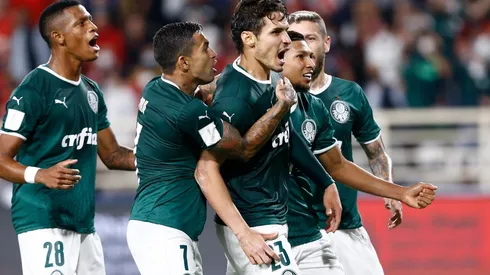 Jogadores do Palmeiras comemoram um dos gols (Foto: Getty Images)