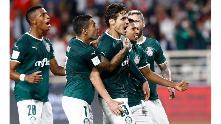 Jogadores do Palmeiras comemoram um dos gols (Foto: Getty Images)