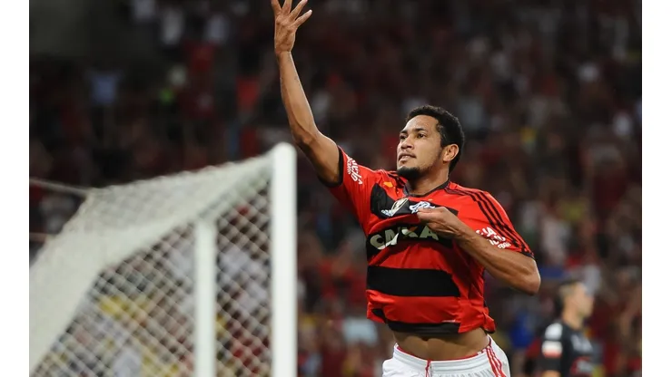 Flamengo v Emelec - Copa Bridgestone Libertadores 2014
