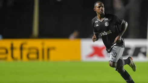 Ulisses conquistou o técnico Zé Ricardo é o titular da zaga neste começo de 2022 (Foto: Thiago Ribeiro/AGIF)