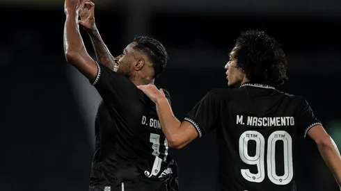 Botafogo passou sufoco, mas, de virada, venceu o Madureira (Foto: Thiago Ribeiro/AGIF)