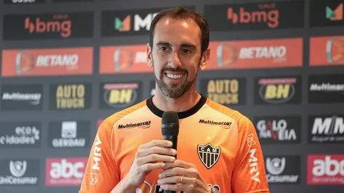 Diego Godín ainda não estreou com a camisa do Galo