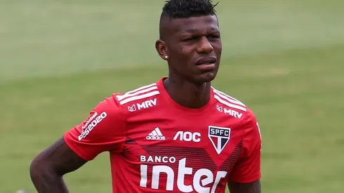 Arboleda, zagueiro do São Paulo (Foto: Marcello Zambrana/AGIF)