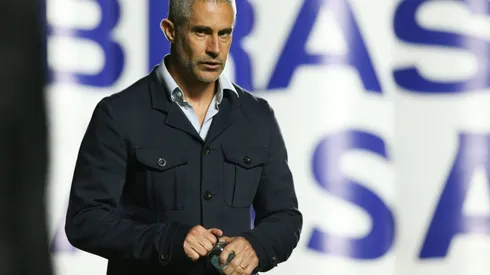 Sylvinho voltou a ser criticado pela torcida