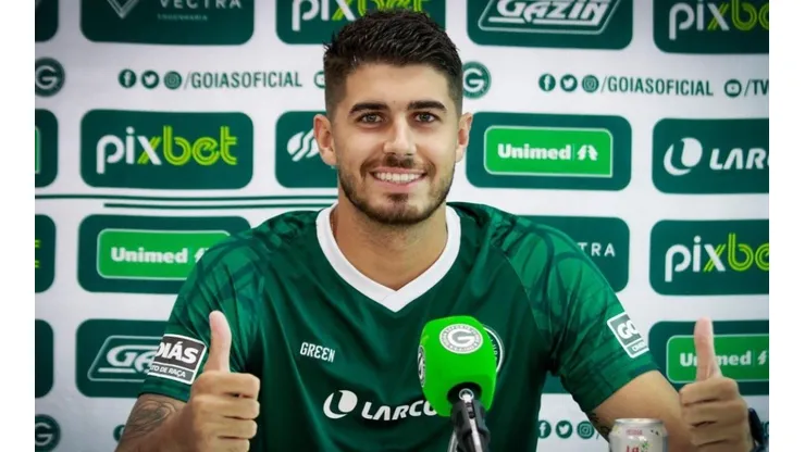Pedro Raul foi apresentado oficialmente pelo Goias (Foto: Divulgação)