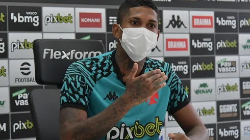 Raniel marcou dois gols em dois jogos pelo Vasco (Foto: Thiago Ribeiro/AGIF)