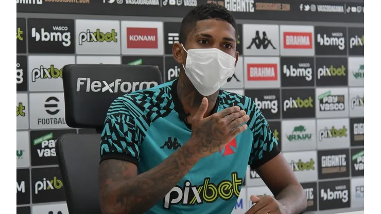 Raniel marcou dois gols em dois jogos pelo Vasco (Foto: Thiago Ribeiro/AGIF)