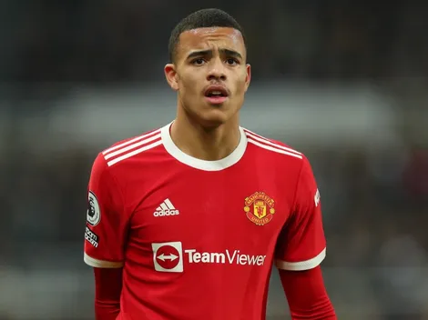 Jogador do Manchester United é preso por agredir e estuprar a namorada