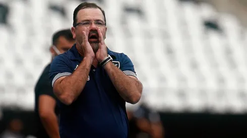 Enderson Moreira comenta sobre mudanças da equipe neste início de temporada (Foto: Vitor Silva/Botafogo)