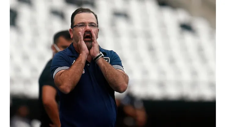 Enderson Moreira comenta sobre mudanças da equipe neste início de temporada (Foto: Vitor Silva/Botafogo)