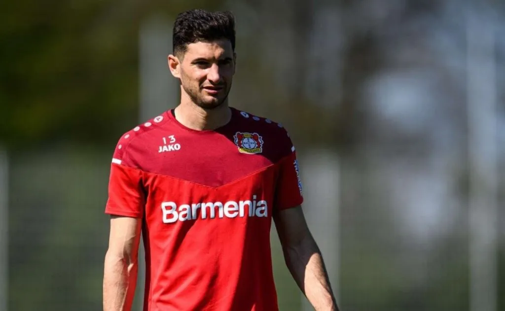 Lucas Alario nos tempos de Bayer Leverkusen. Foto: Divulgação/Site oficial Bayer