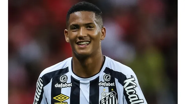 Ângelo, atacante do Santos (Foto: Pedro H. Tesch/AGIF)
