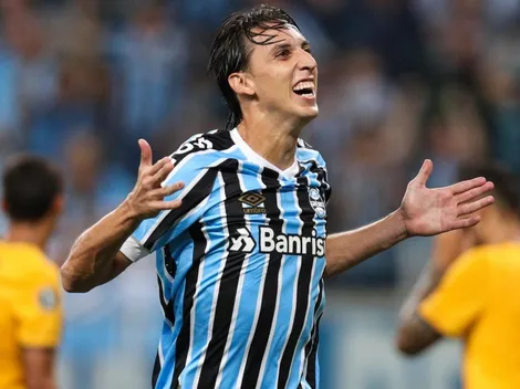 Geromel tenta explicar rebaixamento do Grêmio em entrevista coletiva