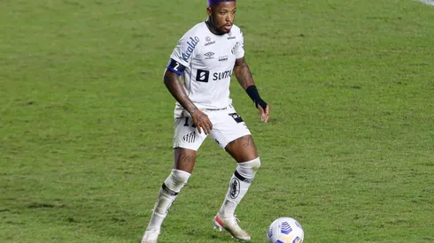 Santos v Athletico Paranaense - Brasileirao 2021