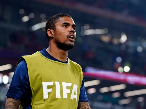 Douglas Costa encaminha acerto com gigante brasileiro: "negócio está quase sacramentado"