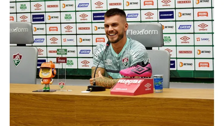 Nathan demonstra confiança com o elenco do Fluminense (FOTO: MAILSON SANTANA/FLUMINENSE FC)