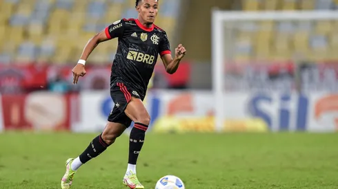 Lázaro é uma das promessas da base do Flamengo