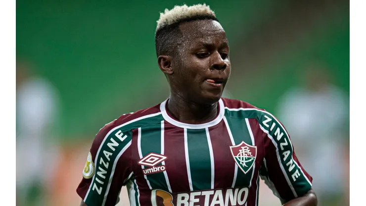 Cazares deixa o Fluminense para atuar na Ucrânia (Foto: Jorge Rodrigues/AGIF)