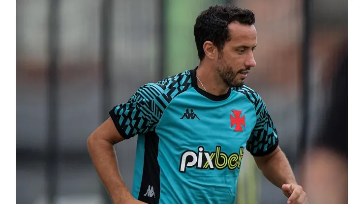 Nenê comentou sobre sua responsabilidade no Vasco em 2022 (Foto: Thiago Ribeiro/AGIF)