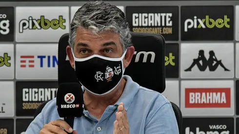 Carlos Brazil falou sobre a saída de Lucão (Foto: Thiago Ribeiro/AGIF)