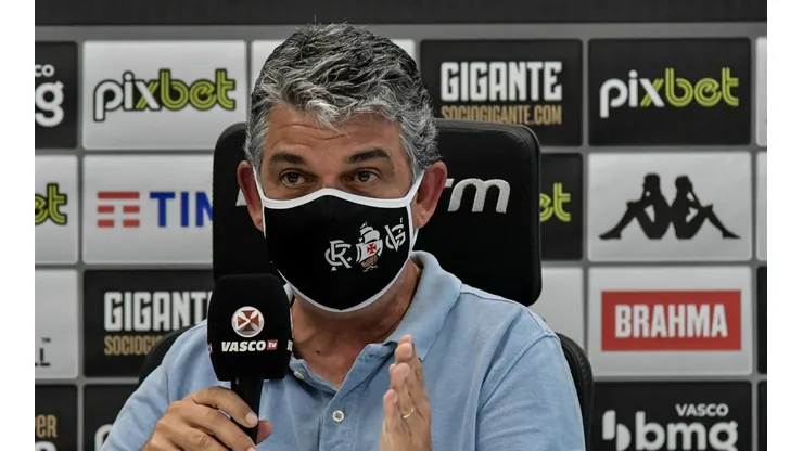 Carlos Brazil falou sobre a saída de Lucão (Foto: Thiago Ribeiro/AGIF)