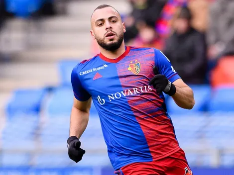 Alvo de clubes europeus, Arthur Cabral prioriza acerto com gigante brasileiro