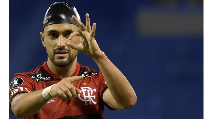De Arrascaeta renovou o vínculo com o Flamengo (Foto: Getty Images)