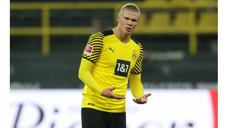 Borussia Dortmund v Sport-Club Freiburg - Bundesliga