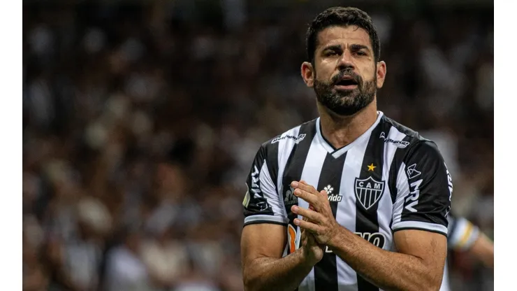 Diego Costa se despede do Atlético-MG (Foto: Alessandra Torres/AGIF)