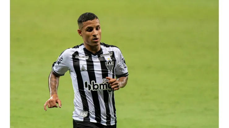Possível venda de Guilherme Arana está bloqueado pela Justiça