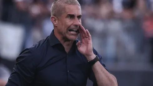 Sylvinho, treinador do Corinthians (Foto: Ettore Chiereguini/AGIF)
