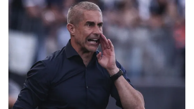 Sylvinho, treinador do Corinthians (Foto: Ettore Chiereguini/AGIF)